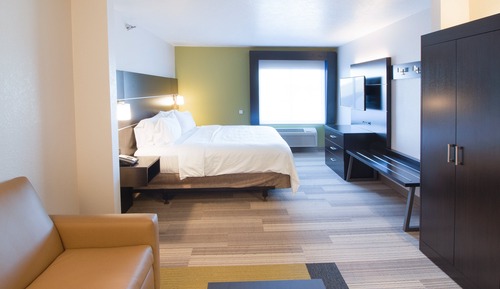 Suite, 1 King Bed, Accessible (Mobility, Accessible Tub)