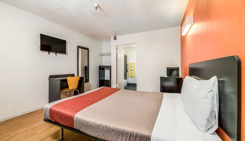 Standard Room, 1 Queen Bed, Non Smoking