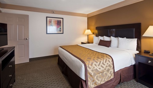 Suite, 1 King Bed, Non Smoking, Refrigerator & Microwave