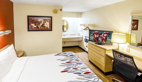 Standard Room, 1 King Bed (Smoke Free)