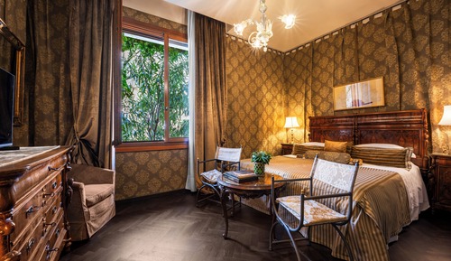 Classic Double Room, Garden View