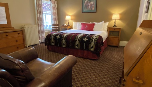 Standard Single Room, 1 King Bed, Mountain View