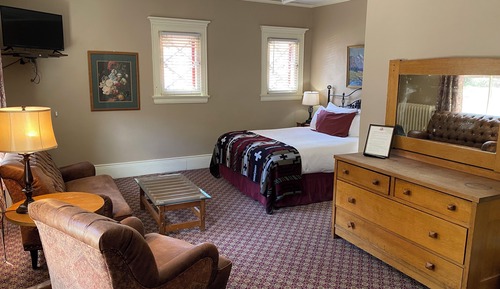 Deluxe Single Room, 1 Queen Bed, Mountain View