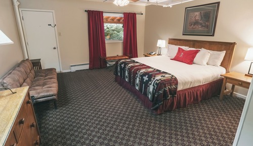 Deluxe Single Room, 1 King Bed, Mountain View