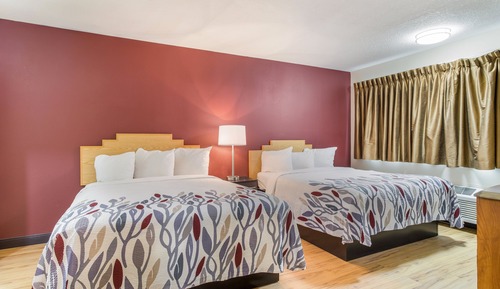 Suite, 2 Queen Beds (Smoke Free)
