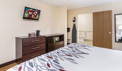 Superior Room, 1 King Bed, Accessible (Smoke Free)