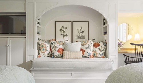 Woodstock 2 Queen Beds w/ small daybed