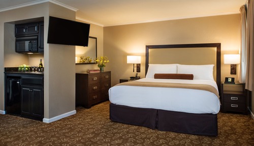 Standard Suite, 1 King Bed