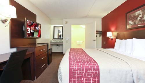Standard Room, 1 King Bed, Accessible, Non Smoking
