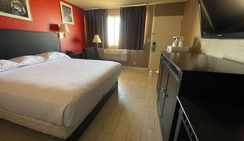 Room, 1 King Bed, Non Smoking