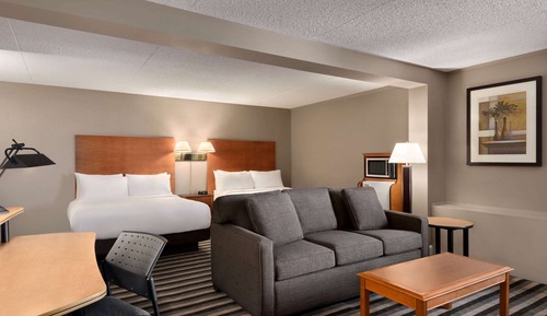 Suite, 2 Queen Beds, Non Smoking (No pet friendly)