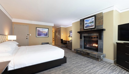 Signature Room, 1 King Bed, Jetted Tub (SPA)