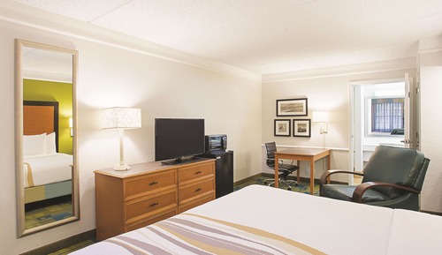 Standard Room, 1 King Bed, Non Smoking