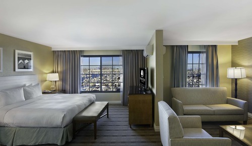 Junior Suite, 1 King Bed, Marina View