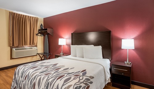 Deluxe Room, 1 Queen Bed, Non Smoking (Second Floor)
