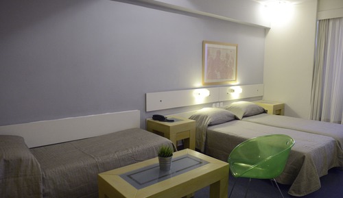 Comfort Room, 3 Twin Beds, Non Smoking, Refrigerator