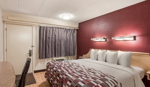 Standard Room, 1 King Bed (Smoke Free)