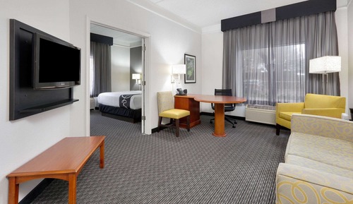 Suite, 1 King Bed, Non Smoking