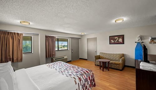 Suite, 1 King Bed, Smoking