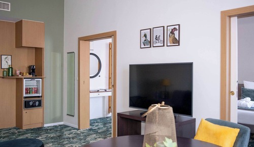Suite, 1 Queen Bed with Sofa bed