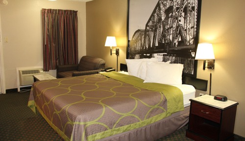 Room, 1 King Bed, Smoking