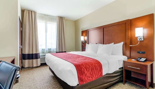 Suite, 1 King Bed, Accessible, Non Smoking