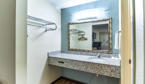 Deluxe Room, Multiple Beds, Non Smoking, Refrigerator & Microwave