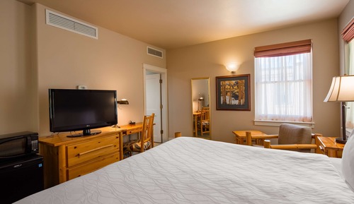 Honeymoon Suite, 1 Queen Bed, Non Smoking (2nd Floor)