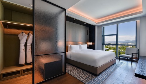 Deluxe Family Suite