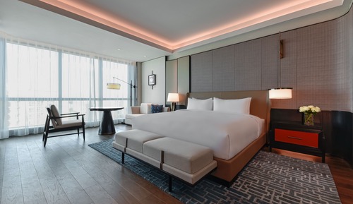 Grand Deluxe King Suite