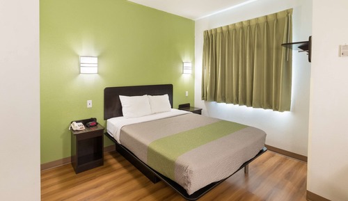 Standard Room, 1 Queen Bed, Smoking