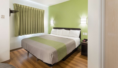 Standard Room, 1 Queen Bed, Accessible, Non Smoking