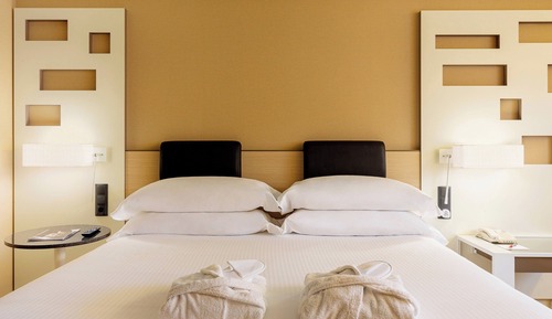 Premium Room, 1 King Bed, Non Smoking