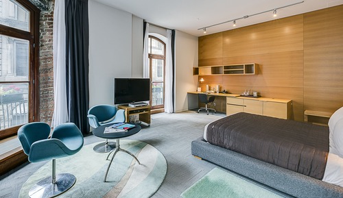 Suite, Corner