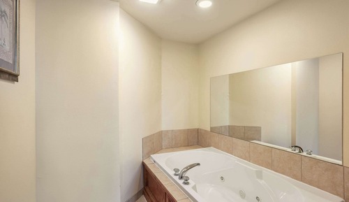 Suite, Double Queen, Hot Tube
