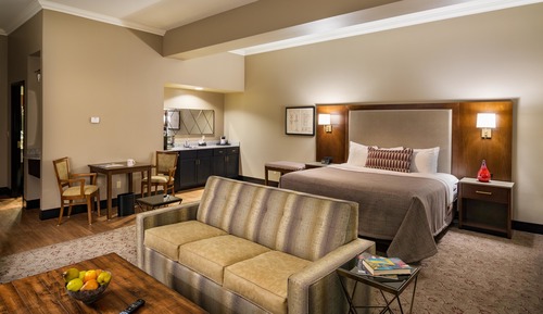 Suite, 1 King Bed, Refrigerator & Microwave, Poolside (1st Floor)