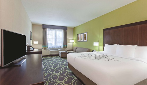Suite, 1 King Bed, Non Smoking, Jetted Tub