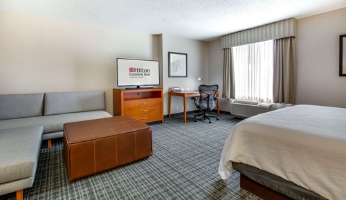 Deluxe Room, 1 King Bed, Accessible (Roll-in shower)