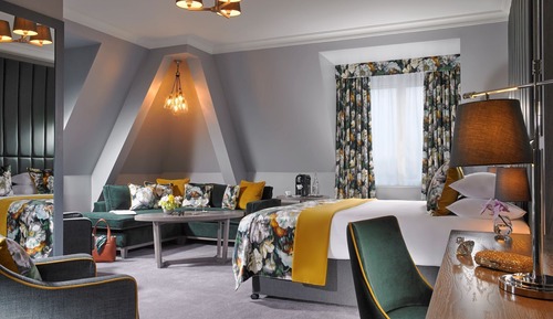 Junior Studio Suite