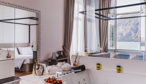 Junior Studio Suite, 1 Bedroom, Hot Tub, Lake View