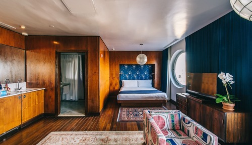 Junior Penthouse