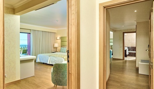 Deluxe Suite, Sea View