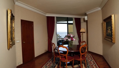 Presidential Suite, Smoking, Sea View