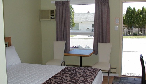 Standard Room, 1 Queen Bed