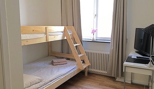 Family Room (5- 6 persons)