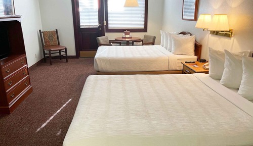 Superior, Two Queen Beds