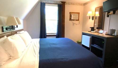 Room, 1 King Bed (Second floor, Stairway access only)
