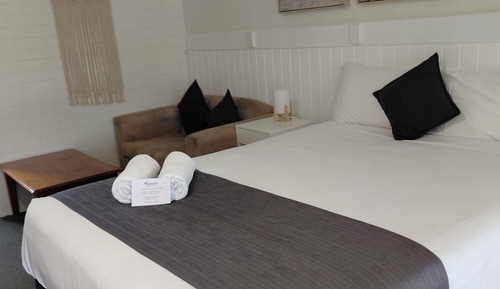  Standard Queen Room 