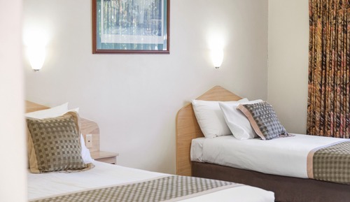 Standard Twin Room, Multiple Beds, Bathtub
