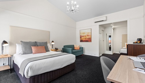 Deluxe Triple Suite